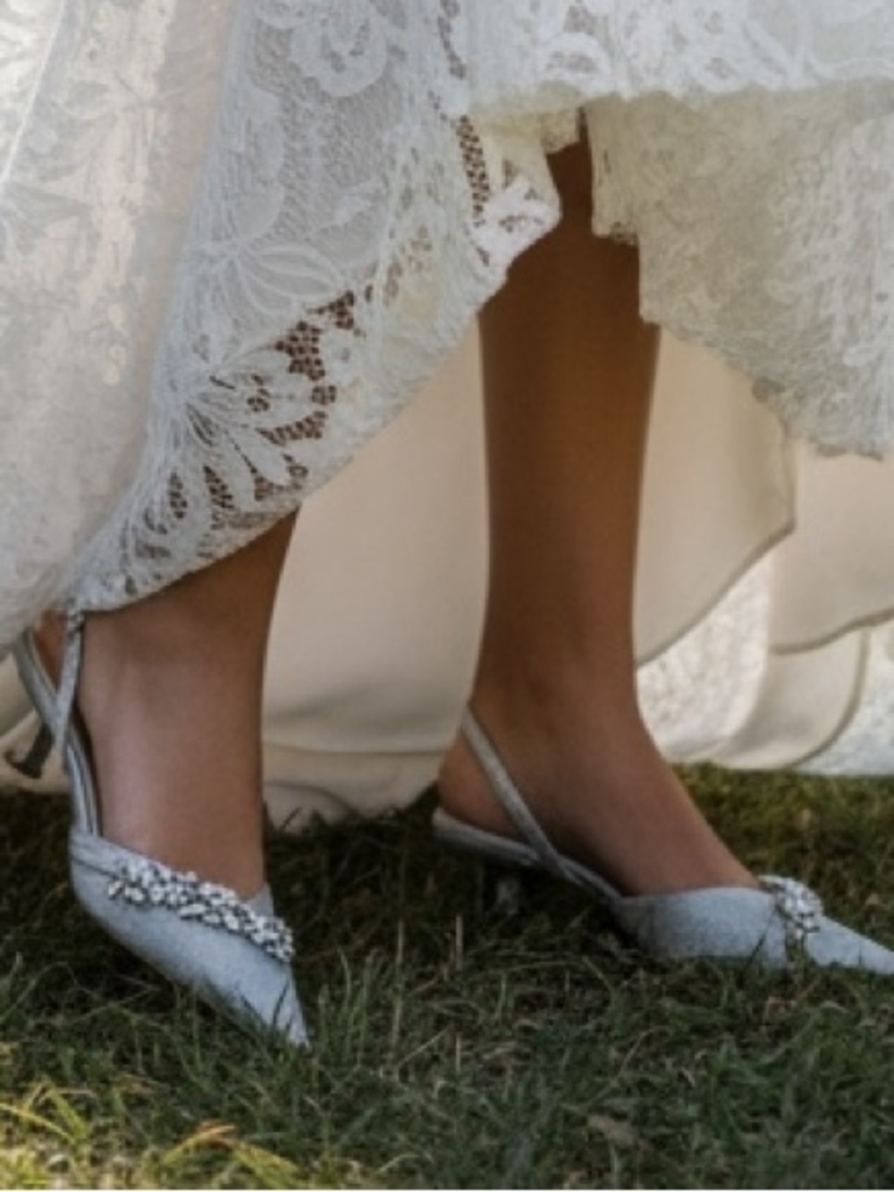 Elegant Silver Kitten Heels Wedding Shoes w/Rhinestone Accents